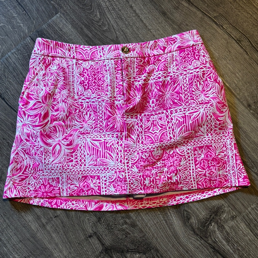 Lilly Pulitzer Vibrant Pink Patterned Skorts